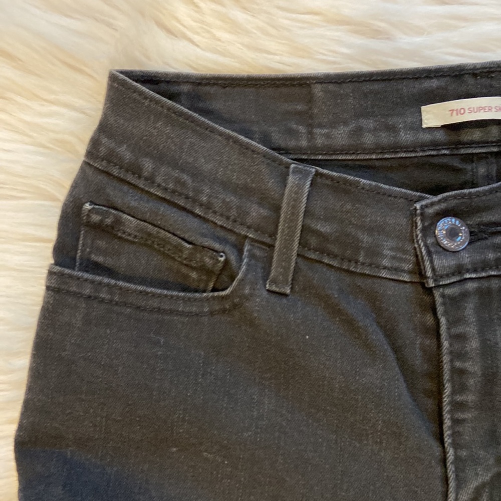Levi’s 710 Super Skinny Black size 29 length 30